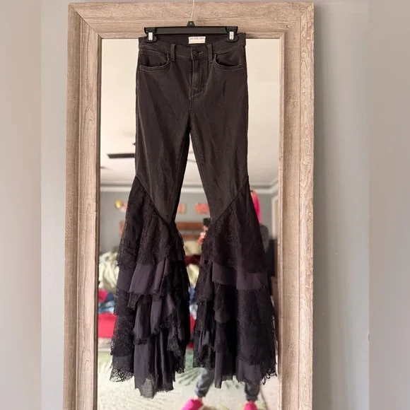 We The Free Mystique Lace Ruffle Flare Jeans High Rise Black 26/2 Free People - Picture 8 of 11